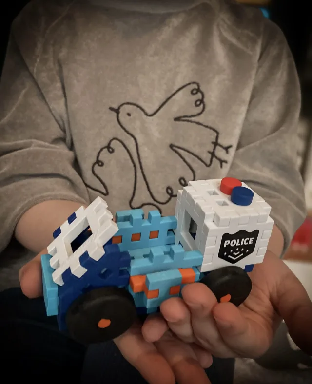 Marioinex Mini Waffle City „Politseiauto ja juveelipood“ vahvelklotsid, 80 osa – pilt 6