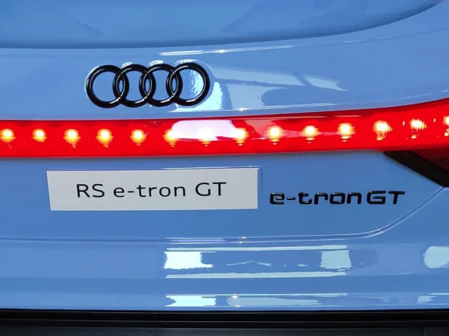 Audi RS e-tron GT elektriauto 12 V – pilt 10